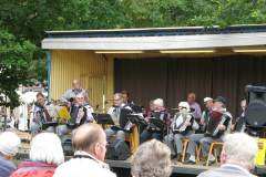 SOMMAREN-2010.S-UPPDELAS-200